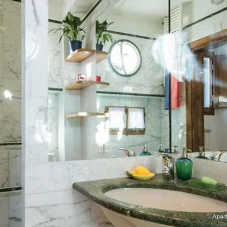 - Giulia's Loft Appartement Florence